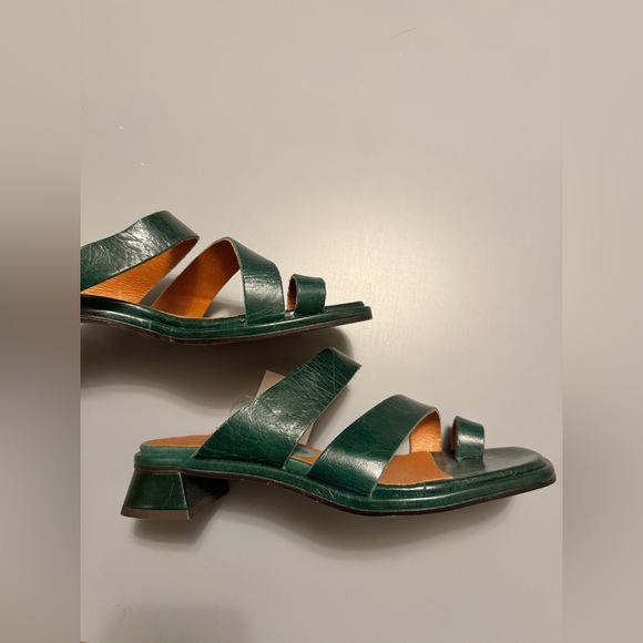 L’intervalle Leather Low Heeled Sandals - Picture 2 of 3